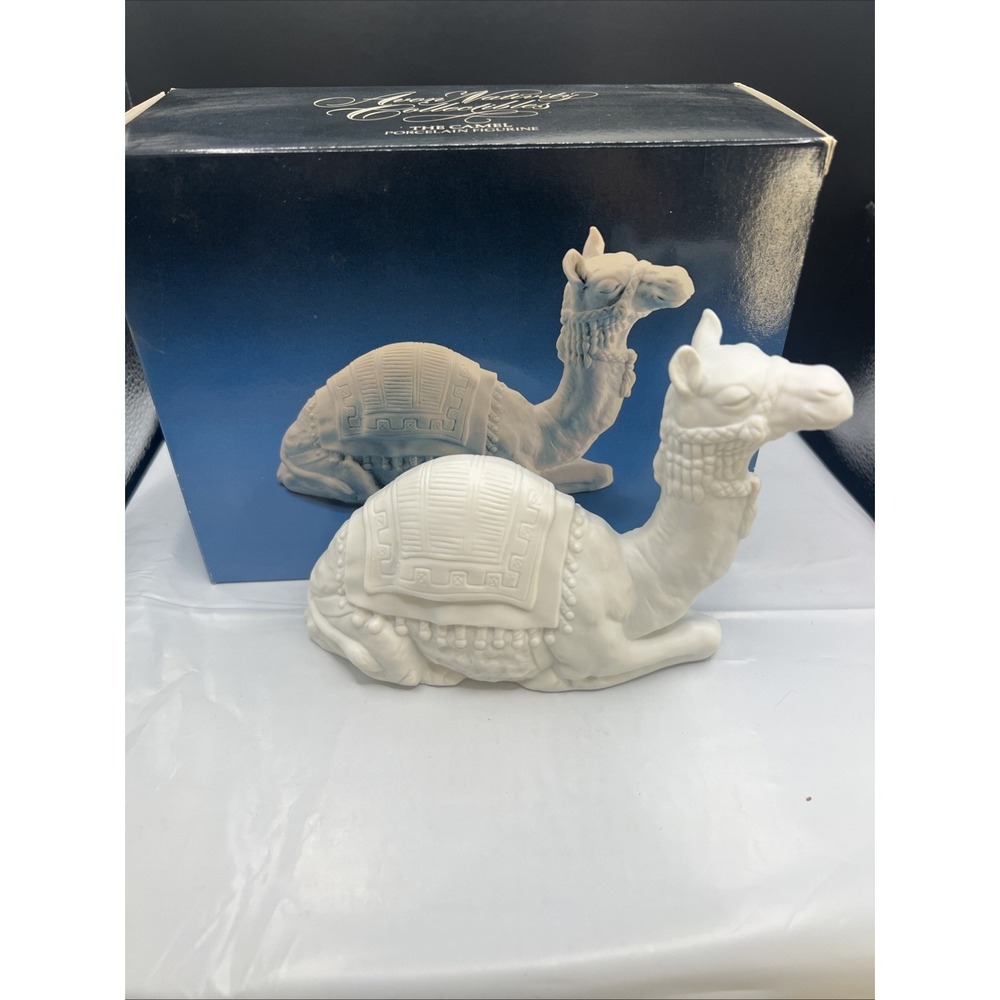 Avon Nativity Collectibles The Camel White Porcelain Figurine 1984 in Box